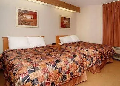 Red Roof - I-94/medical Center Motel 2*