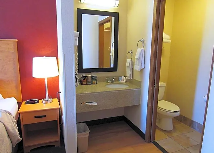 Red Roof - I-94/medical Center Motel 2*